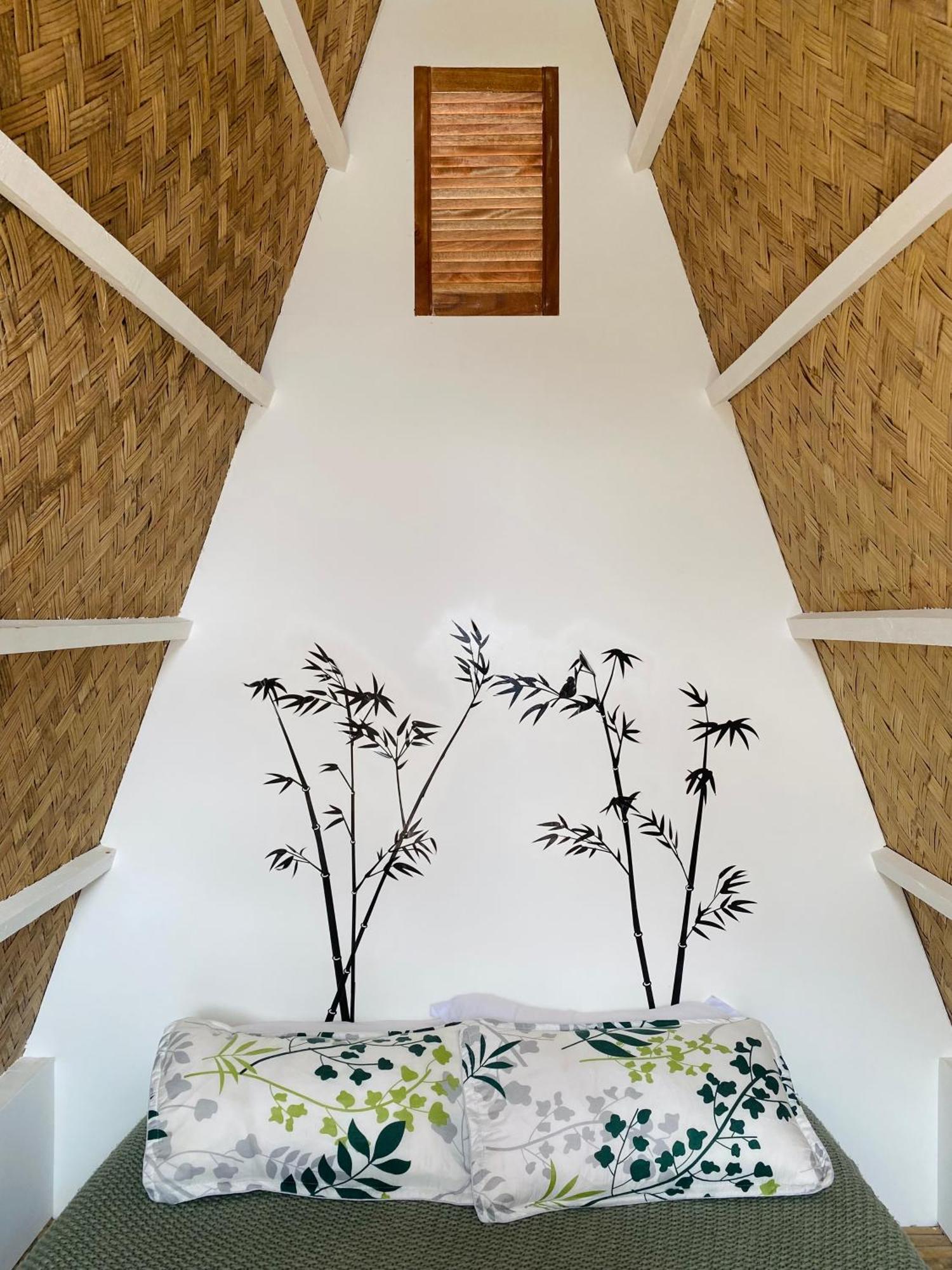 Happy Monkey Hostel El Nido Bagian luar foto