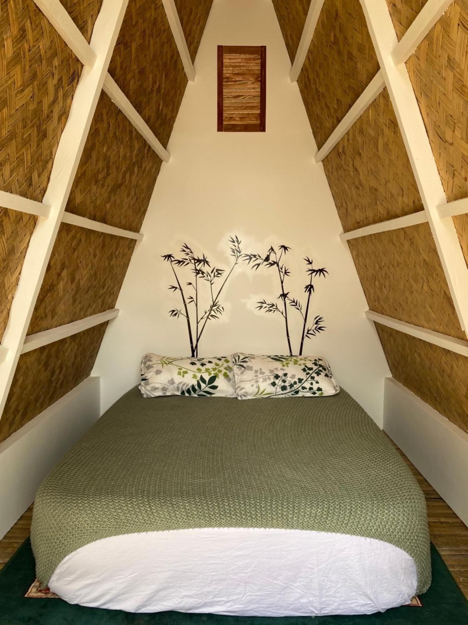 Happy Monkey Hostel El Nido Bagian luar foto